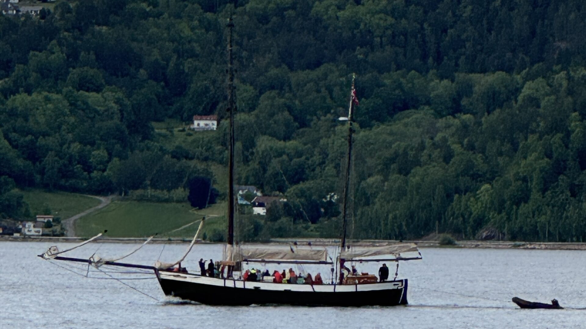 Bilde: Medlemskveld på fjorden: Solskinn, samtaler og samhold!